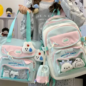 Detailansicht des süßen Color-Block Ita Rucksack-Sets mit Sichtfenster im schönen Stil.
