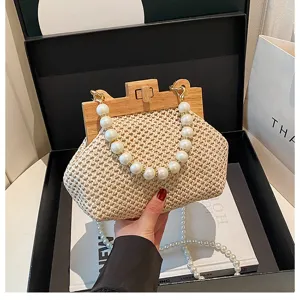 Sommer Strand Strohgewebte Handtasche mit Perlenkette und Holzrahmen Griff für Damen.
