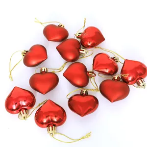 Ensemble de boules de Noël en forme de cœur rouge, 5cm plastique suspendu pour décoration de fête.