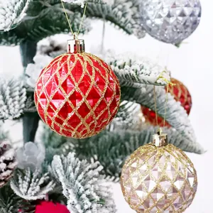 Christmas tree bauble pendant, glitter lattice patterned hanging ornament detail view.