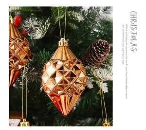 Adorno colgante de árbol de Navidad facetado dorado, decoración geométrica festiva