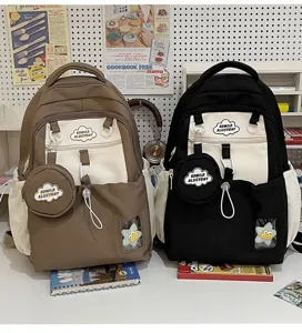 Niedlicher Freizeirucksack im Ins-Stil mit Münztasche und tollem transparenten Sichtfenster.