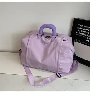 Grand sac de voyage violet grande capacité léger imperméable sac de week-end pour femmes sport.