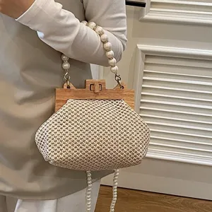Sommer Strand Stroh geflochtene Handtasche mit Holzrahmen und elegante Perlenkette Damen