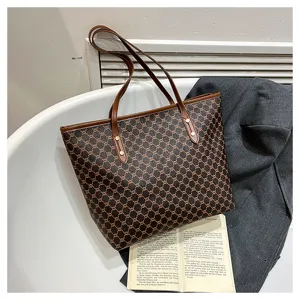Large capacity women tote bag stylish brown shoulder bag casual commuting daily handbag