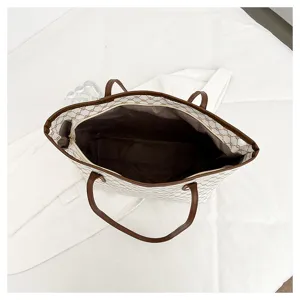 Large capacity women tote bag stylish shoulder bag with brown leather handles and vintage pattern