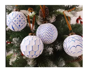 Handgemaakte retro blauw witte kerstballen 8cm kerstboom hangende ornamenten detail