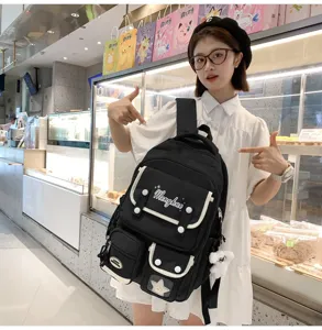 Koreanischer Stil mehrfächeriger schwarzer Schulrucksack mit Sternfenster und Kontrastkanten.