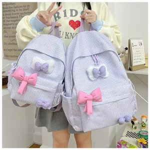 Helllila karierter Schulrucksack mit süßen Schleifen für Schüler, leicht und bequem.