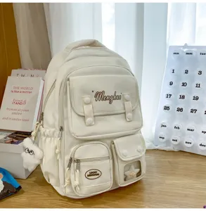 Süßer Canvas-Schulrucksack mit mehreren Taschen für Mädchen, Freizeit und Alltag.