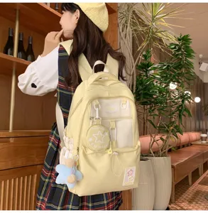 Niedlicher koreanischer Schulrucksack im Color-Block-Design mit kleiner Tasche und Stern.