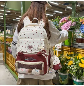 Japanischer Sweetheart Sternen Print Ita Rucksack mit Sichtfenster und süßen Plüschtieren.