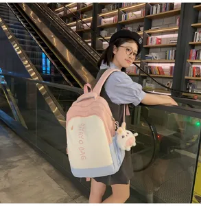 Niedlicher, farbblockierter Mini-Rucksack für Damen, stylische Schultasche, Freizeit-Reiserucksack.