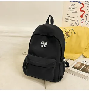 Lässiger schwarzer Rucksack mit großem Fassungsvermögen und strapazierfähigem Material für Schule.
