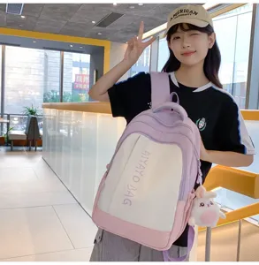 Süßer, farblich abgesetzter Freizeitrucksack für Damen, ideal für Alltag und Reisen.