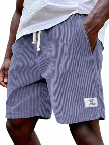 Herren Cord Shorts Detail, dicke Rippenstruktur, Kordelzug, lässiger Sommer Style.