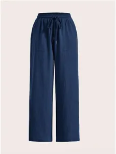 Vista dettagliata di pantaloni casual dritti con cintura elastica con coulisse e tasche anteriori.