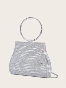 Silberne Strass Abendtasche Detail, funkelende Kristalle, eleganter runder Metallgriff.