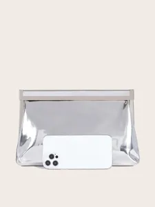 Silberne metallische Abendtasche, elegantes Design für Party und Hochzeit Detailansicht.