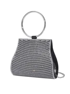 Detailaufnahme der Strass-Abendtasche mit funkelnden Kristallen und Metallgriff.