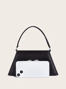 Detailansicht der schwarzen Satin-Abendtasche mit funkelnden Herz-Strass-Verzierungen.