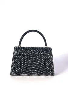 Schwarze Strass-Abendtasche, Detailansicht mit funkelndem Kristallperlen-Bogenmuster.