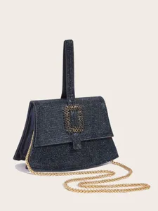 Strass Abendtasche Detail, elegante glitzernde Kristall Handtasche mit goldener Kette.