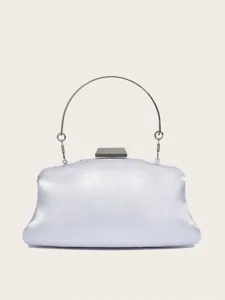 Silberne Satin Abendtasche Clutch mit Metallgriff und Verschluss für Damen Partys.