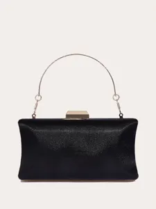 Elegante schwarze Satin Abendtasche mit edlem Metallgriff, ideal für Hochzeit und Party.