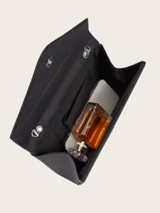 Elegante schwarze Abendtasche für Damen, stilvolle Satin-Partytasche mit Kettengliedern.