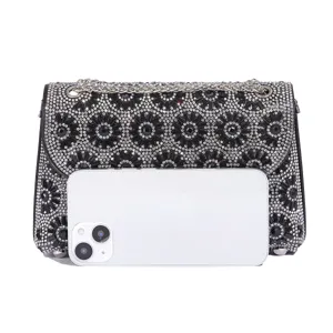 Glänzende Strass Abendtasche Umhängetasche mit luxuriösem Blumen Kristall Muster Kette.