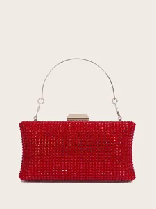 Rote Strass Abendtasche Detail, glitzernde Kristalle und edler Metallgriff für Party und Gala.