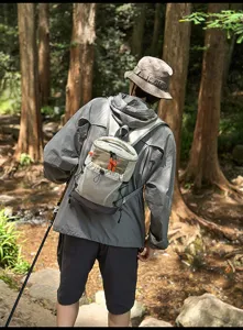 Leichter Outdoor Wanderrucksack mit Kordelzug, grauer Tagesrucksack fuer Reise und Alltag.