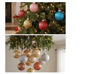 Bolas de Navidad de PET con rayas y purpurina, perfectas para el árbol y decoración festiva.