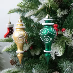Weihnachtsbaum hängende Ornamente Set, gold und grün Zwiebelkugel Dekorationen für Feiertag.