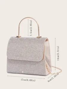 Strass Abendtasche Detail, glitzernde Kristall Clutch Tasche mit Metallgriff und Kette.