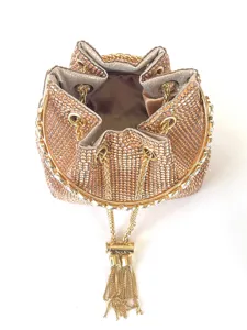 Luxuriöse Strass Abend Eimer Tasche mit Metallkette Griff und schickem Quasten Kordelzug.
