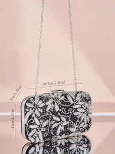 Elegante perlenbesetzte Abendtasche mit Kette, ideal für Partys und formelle Kleider.
