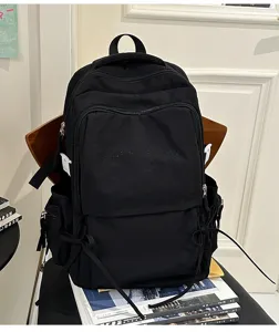 Schwarzer Freizeitreucksack Große Kapazität Mehrfachtaschen für Schule Reisen Alltag