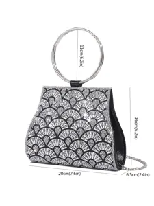 Abendtasche Strass Detail mit funkelndem Diamantmuster, Metallring Griff und feiner Kettentasche.