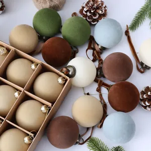 Juego de bolas de Navidad de terciopelo, adornos colgantes flocados para árbol y ventana.