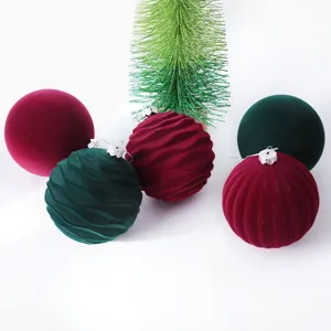 Bolas de Navidad de terciopelo flocado 8cm rojo y verde oscuro adornos para arbol festivo.