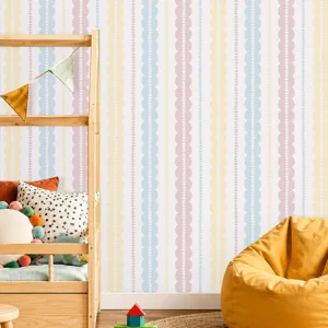 Papier peint a rayures ondulees colorees detail montrant motif vertical pour chambre et salon.