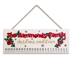 Hölzernes Weihnachts-Adventskalender-Wandschild mit Familienname für festliche Deko.