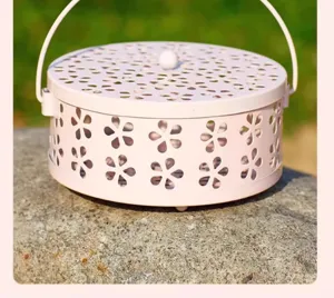Soporte metálico portátil para espirales con tapa, caja de almacenamiento floral hueca.