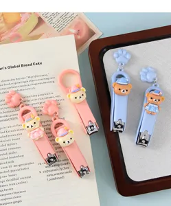 Niedliches Cartoon Pyjama Bär Nagelknipser Set, tragbares Maniküreschneider Werkzeug.