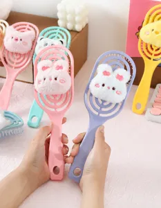 Süße Cartoon Plüschpuppe hohle Haarbürste mit ergonomischem Griff für sanfte Massage