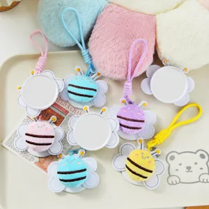 Süßer Plüsch Biene Taschenspiegel, tragbarer Make-up Spiegel mit Umhängeband Tasche Anhänger.