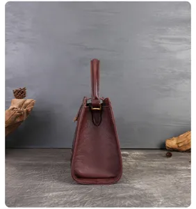 Vintage leather handbag retro shoulder crossbody tote bag for women daily elegant style.