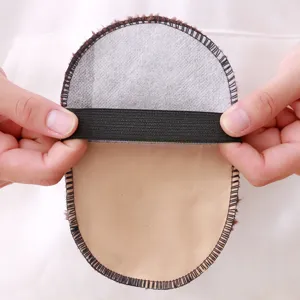 Faux wool shoe wiping glove with elastic band, portable shoe cleaning polishing pad tool.